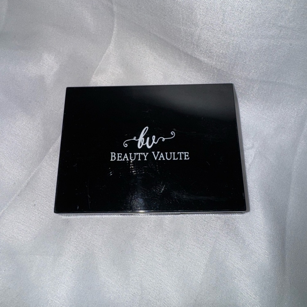 Black Eyeshadow Compact
